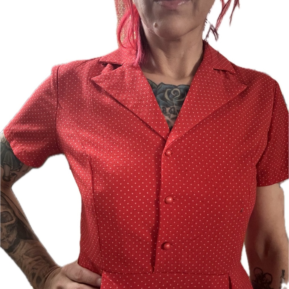 Fun vintage polka dot dress...with pockets
